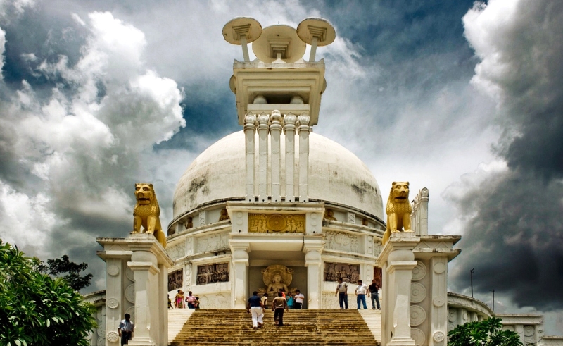 dhauli-giri-shanti-stupa-orissa