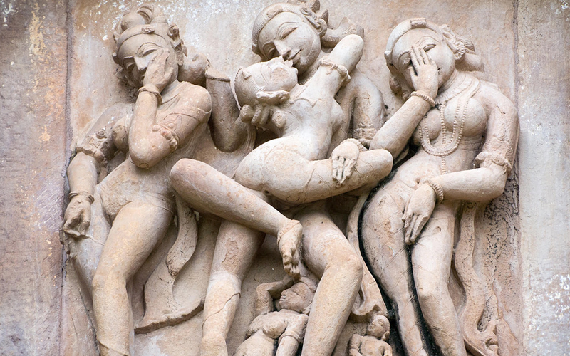 kamsutra-at-khajuraho-temple