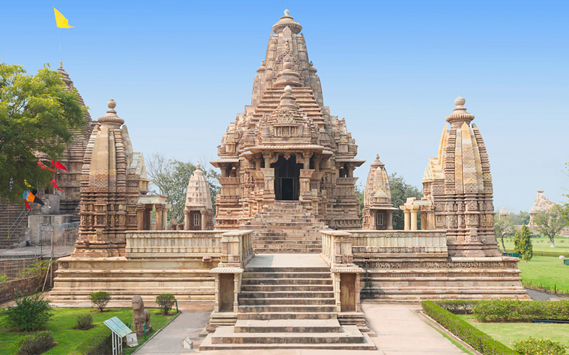 lakshmana-temple-khajuraho