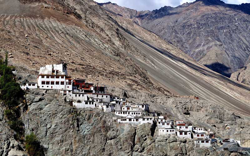 paranik-vill-diskit monestery ladakh india tours