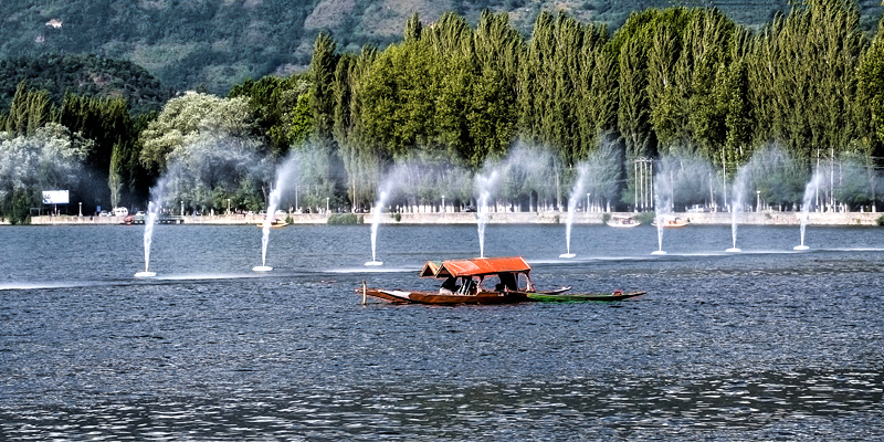 dal-lake-srinagar-kashmir
