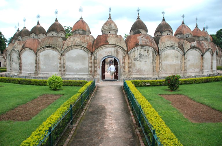 the-inner-circle-of-108-shiva-temple-ambika-kalna-west-bengal