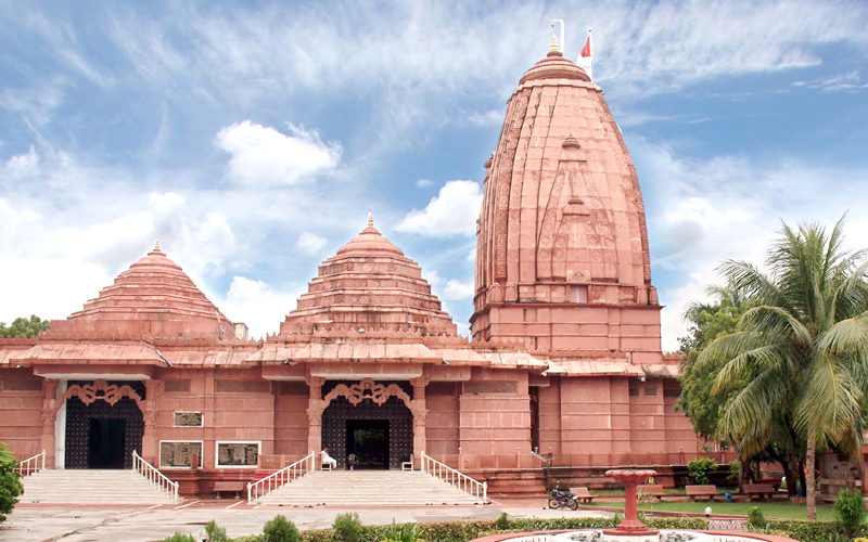 iskcon temple in surat india