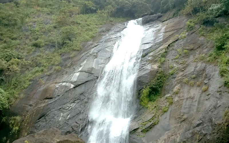 aruvikkuzhi waterfall kottayam india