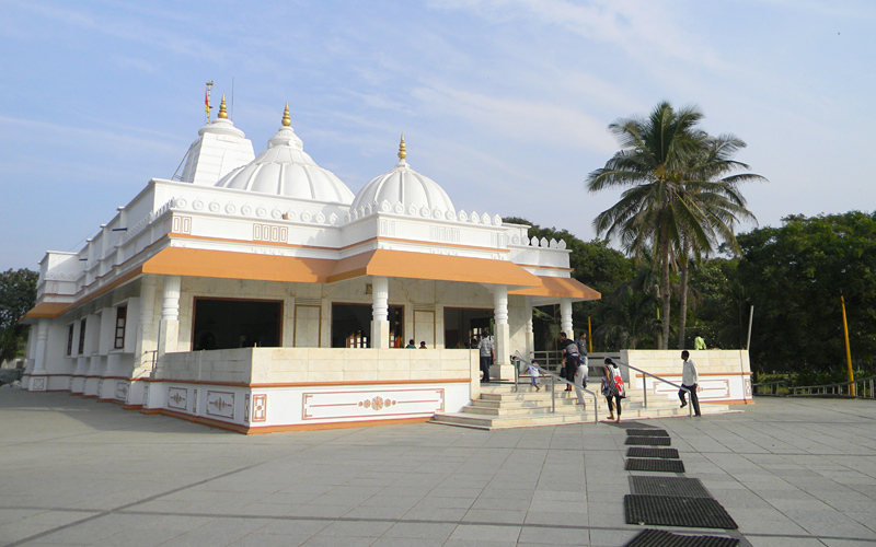 shri-sai-baba-temple-india