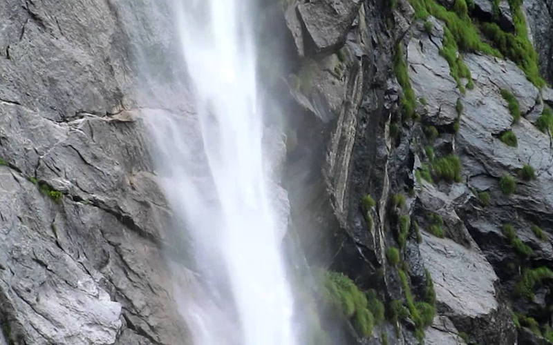 vasundhara-falls-india