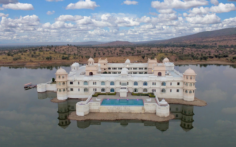 lake-nahargarh-palace-india