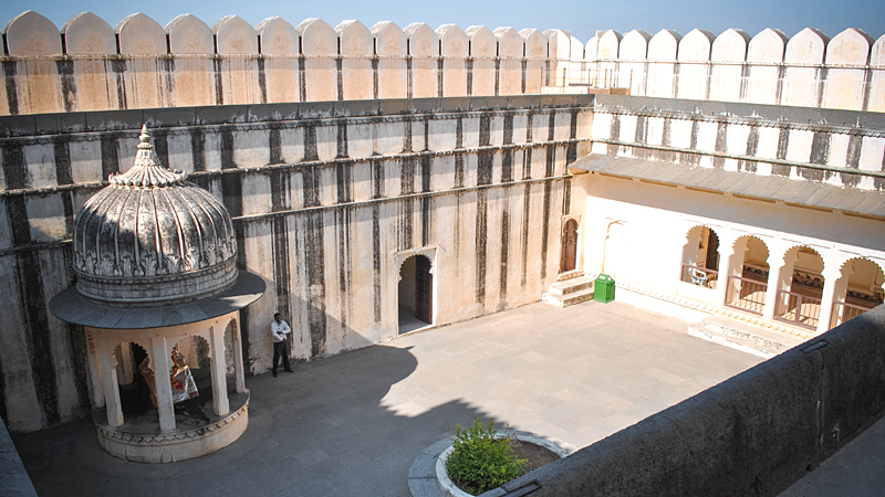 the-badal-mahal-india