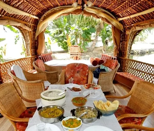 House-boat-inside
