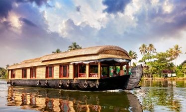 kettuvallom-houseboat