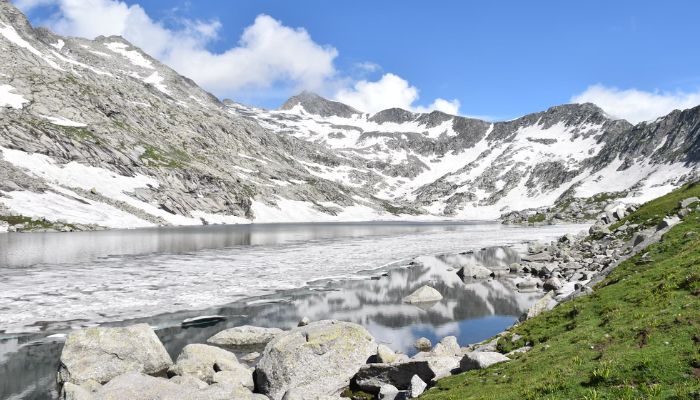 How To Reach Kareri Village?