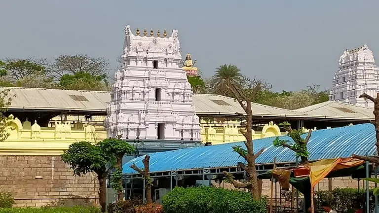 Gnana-Saraswathi-Temple