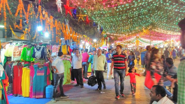 What to Buy at Janpath Market