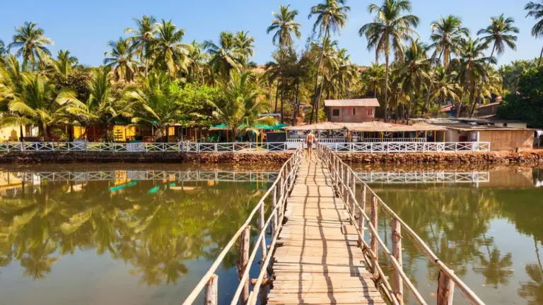 How to Reach the Mandrem Beach