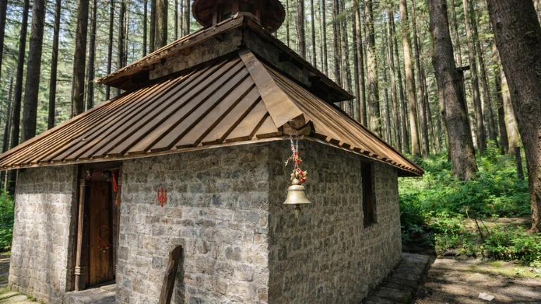 Best Time to Visit the Devalsari Temple Best Time to Visit the Devalsari Temple