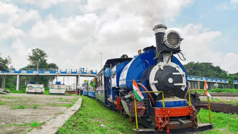 Darjeeling Himalayan Railway (Toy Train)