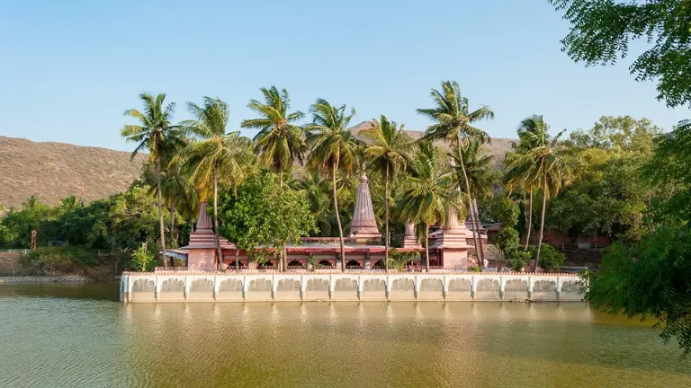 How to Reach Ramdara Temple