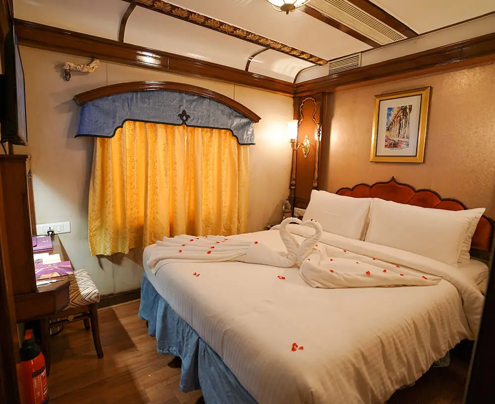 golden-chariot-bed